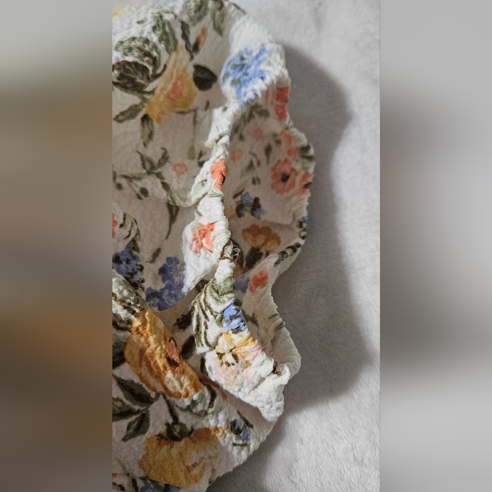 NWT Floral Cropped Puff Short Sleeve Top-Color- Natural/floral- Juniors Large - Picture 7 of 11